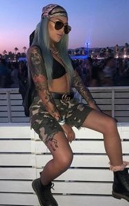 Camo Cargo Shorts 1 Size MED LEFT